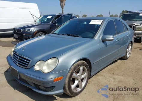 2005 Mercedes-Benz C 230 Kompressor Sport z USA, uszkodzony, nr VIN WDBRF40J35A812477